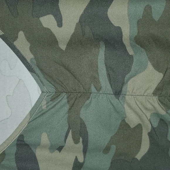 Glitz Camo Top 2X - Picture 3 of 7